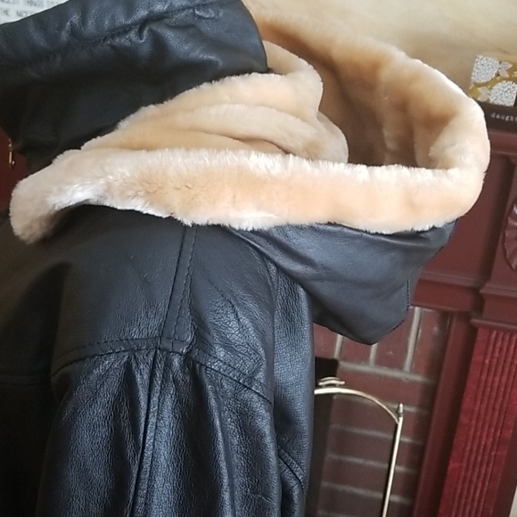 RELIABLE SOURCE - LEATHER BOMBER - Picture 3 of 7